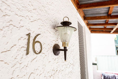 Best Central House - SLEEPS 11 !! - Tourism Gold Coast 1