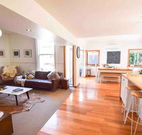 Best Location in Hobart Luxury 4 bedroom with stunning views - Tourism Gold Coast