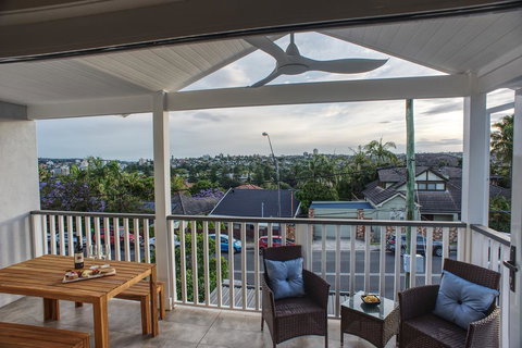 Between Two Beaches - Tourism Gold Coast 2