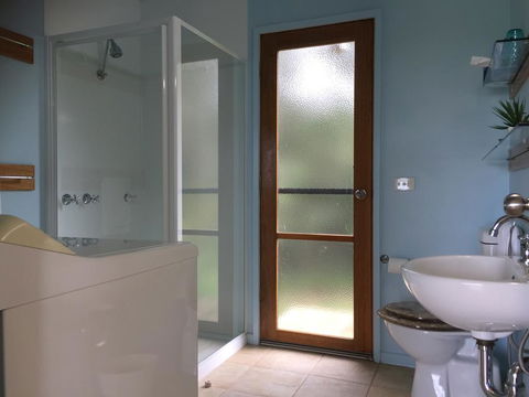 Black Cockatoo Cottages - Tourism Gold Coast 3