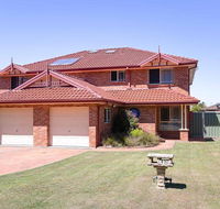 Blue Bay 83a Rocky Point Road - Foxtel  air conditioning downstairs - Gold Coast