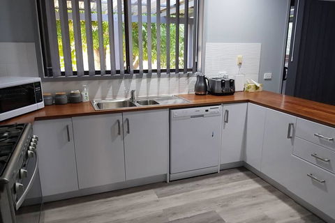 Blue Wren BnB Bathurst - Tourism Gold Coast 2