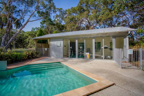 Bluewater 1 - Rainbow Shores, Amazing Location, Easy Walk To Beach, Pool, Aircon, Outdoor Spa - Tourism Gold Coast 3