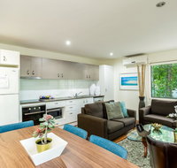 Bluewater 1 - Rainbow Shores Amazing Location Easy Walk To Beach Pool Aircon Outdoor spa - Tourism Gold Coast