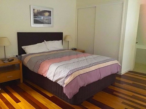 Bluewater 2 - Rainbow Shores, Walk To Beach, Private And Stylish Beach Escape, All On Level - Tourism Gold Coast 2