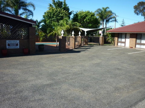 Bomaderry Motor Inn - Tourism Gold Coast 3