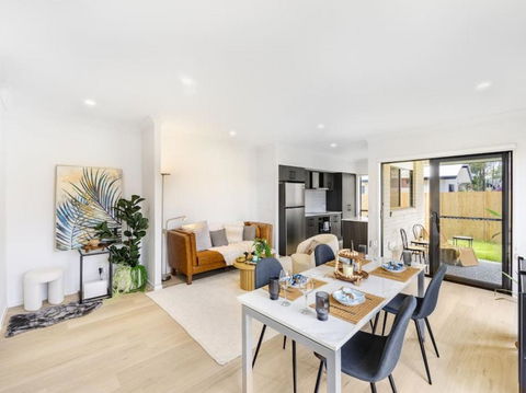 Well-decorated 5BR Family Home - Tourism Gold Coast 0