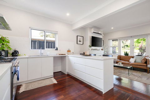 Guildford Cottage By Swan Bnb Management - Tourism Gold Coast 2