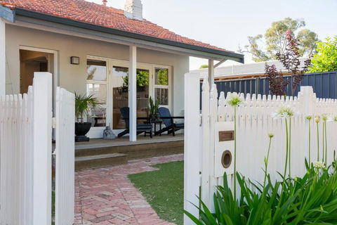 Guildford Cottage By Swan Bnb Management - Tourism Gold Coast 0