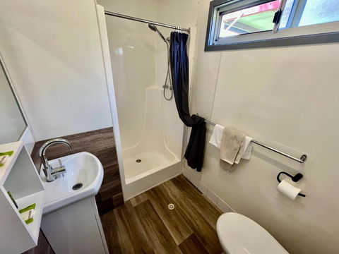 Young Caravan And Tourist Park - Tourism Gold Coast 3