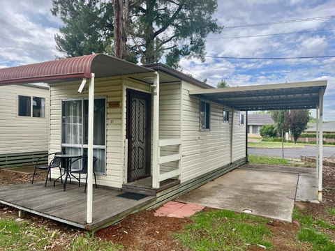 Young Caravan And Tourist Park - Tourism Gold Coast 1