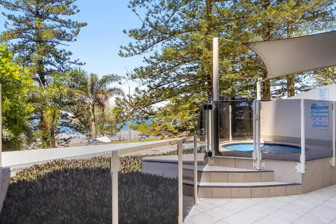 ZANZ205- Exclusive Outdoor Spa With Ocean Glimpses - Gold Coast 1