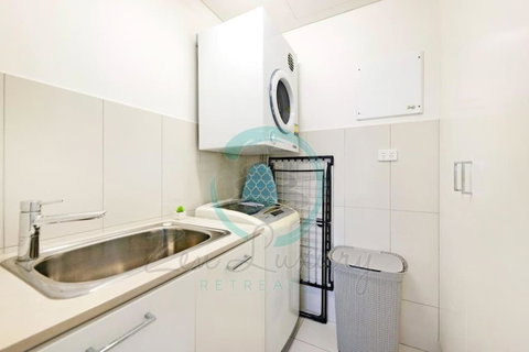 ZEN TOWERS: Cozy Executive 3-BR Family Apt In Darwin City - Gold Coast 1