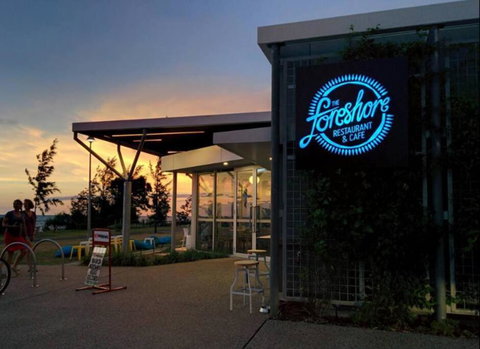 ZEN FORESHORE: 3-BR Nightcliff Foreshore-Front Apt - Gold Coast 2