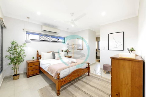 Zenhouse: Prestigous 4-BR Display Home In Muirhead - Tourism Gold Coast 2