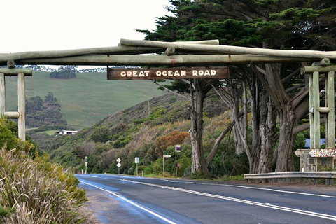 Small-Group Great Ocean Road And Twelve Apostles Full-Day Tour - Tourism Gold Coast 0
