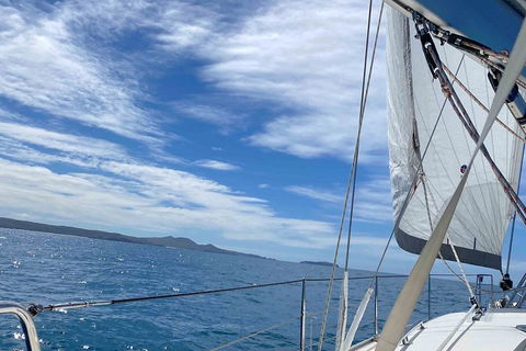 Sailing Curlew Escape On Moreton Bay - Tourism Gold Coast 4