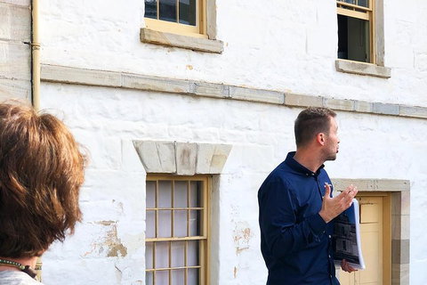 Convicts And The Rocks: Sydney's Walking Tour Led By Historian - Tourism Gold Coast 2