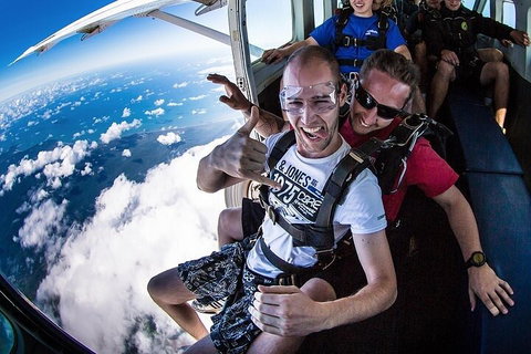 Byron Bay Tandem Sky Dive - Tourism Gold Coast 4