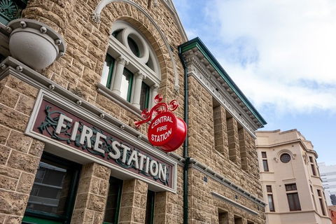 Perth Scavenger Hunt: Perched On A Swan - Tourism Gold Coast 5