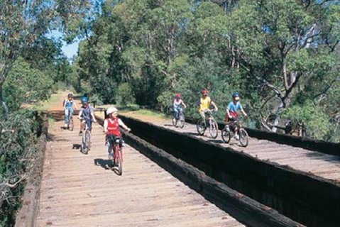 Perth Hills - Wildlife, Art & Gastronomy - Tourism Gold Coast 2